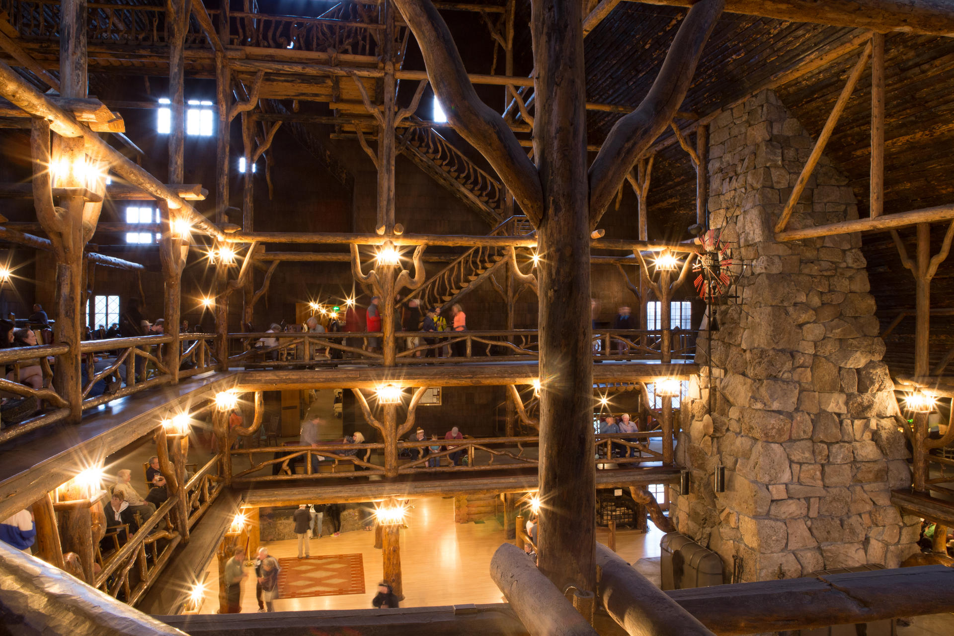 See Old Faithful Erupt And Visit The Old Faithful Inn Jackson Hole 